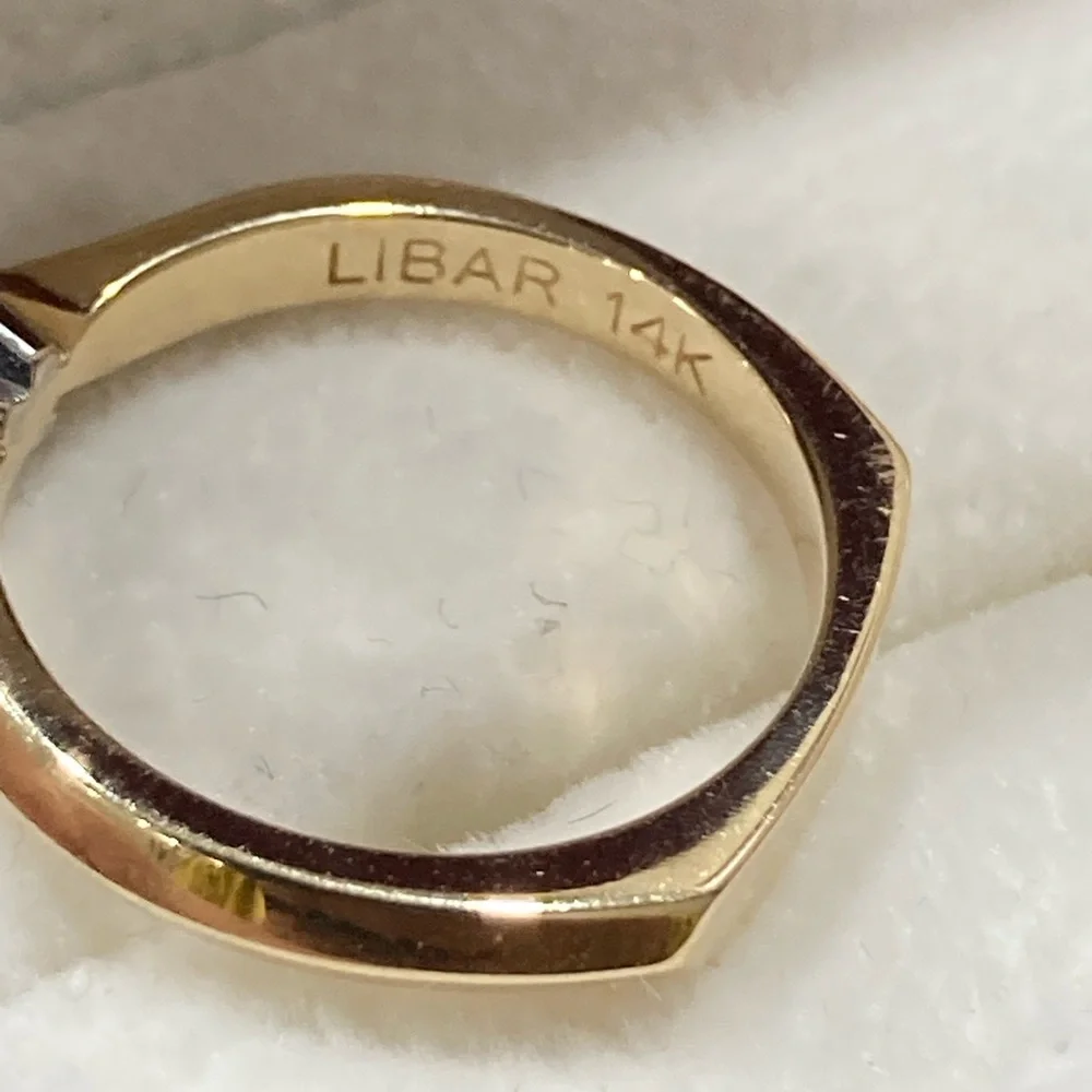 14k Elegant Gold natural mined Diamond solitaire - Picture 9 of 13